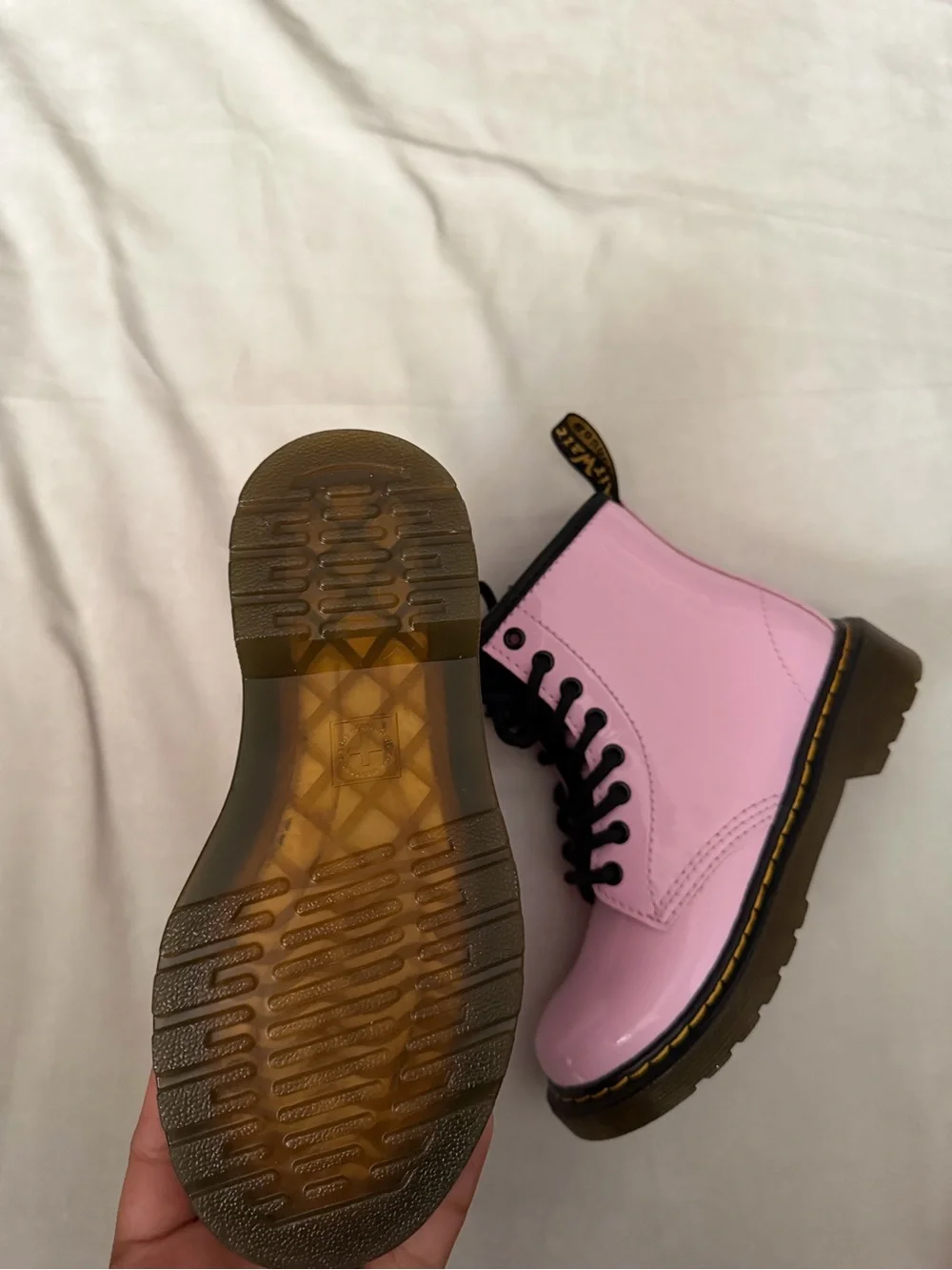 Dr. Martens glossy pink